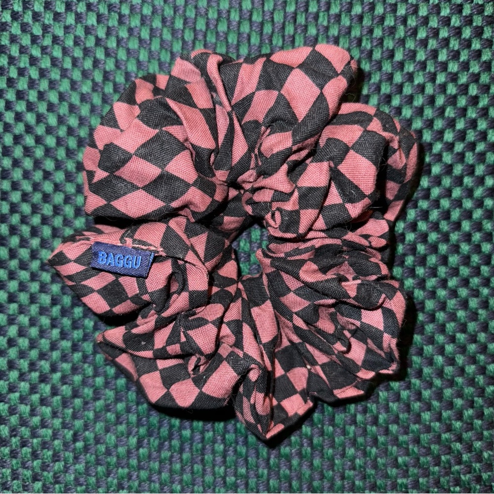 NWOT Baggu brown and black checkered scrunchie
